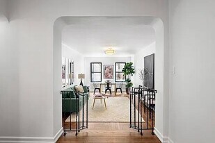 230 W 105th St in New York, NY - Building Photo