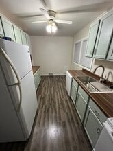601 S Wisconsin St in Mitchell, SD - Foto de edificio - Building Photo