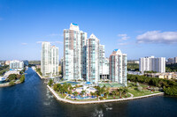 Aventura Marina in Miami, FL - Building Photo - Building Photo