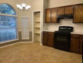 6205 14th St in Lubbock, TX - Foto de edificio - Building Photo