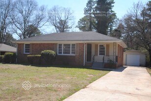 2121 Cherry Ln in Decatur, GA - Building Photo