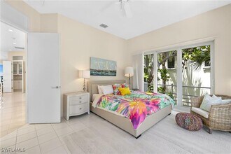 3860 Gordon Dr in Naples, FL - Building Photo - Building Photo