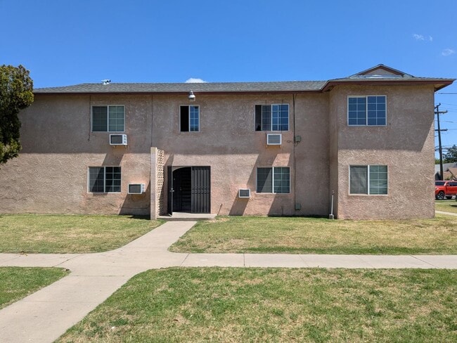 property at 2984 E McKenzie Ave
