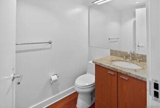 1205 Pacific Hwy, Unit 704 in San Diego, CA - Building Photo - Building Photo