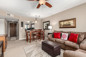 7494 Earll E Dr, Unit 213 in Scottsdale, AZ - Building Photo - Building Photo