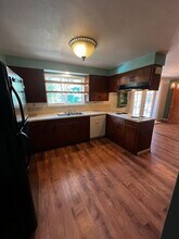 1990 W 18th Ave in Eugene, OR - Building Photo - Building Photo