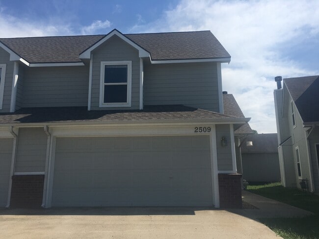 property at 2509 Crestline Cir