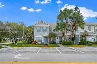 8066 Sanibel Dr in Tamarac, FL - Building Photo - Building Photo