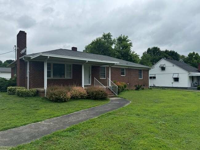 property at 1020 W Catawba Ave