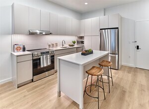 47 Broadway in Lynbrook, NY - Building Photo - Building Photo