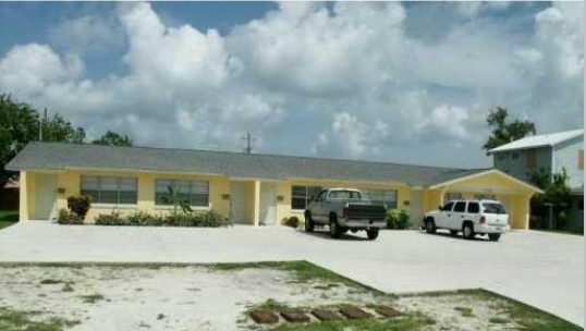 1360 Carlton Ct in Fort Pierce, FL - Building Photo