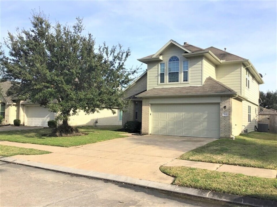 3927 Dogwood Bough Ln in Fresno, TX - Building Photo