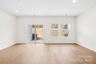 4135 Smt Wds Dr in Charlotte, NC - Building Photo - Building Photo