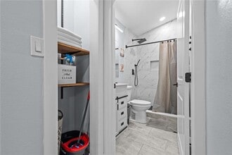 1904 E 97th Ave in Tampa, FL - Building Photo - Building Photo