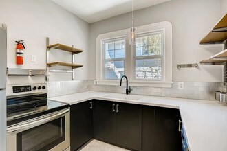 1232-1238-1238 SE Salmon St in Portland, OR - Building Photo - Building Photo