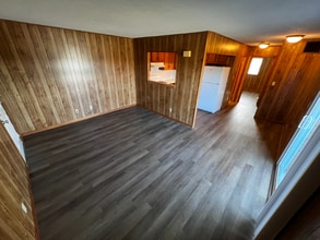 17041 Wilby Ln in Bristol, VA - Foto de edificio - Building Photo