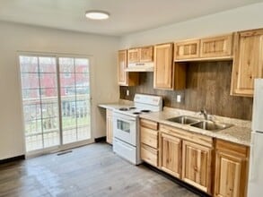 918 Gaston Ave in Fairmont, WV - Building Photo - Building Photo