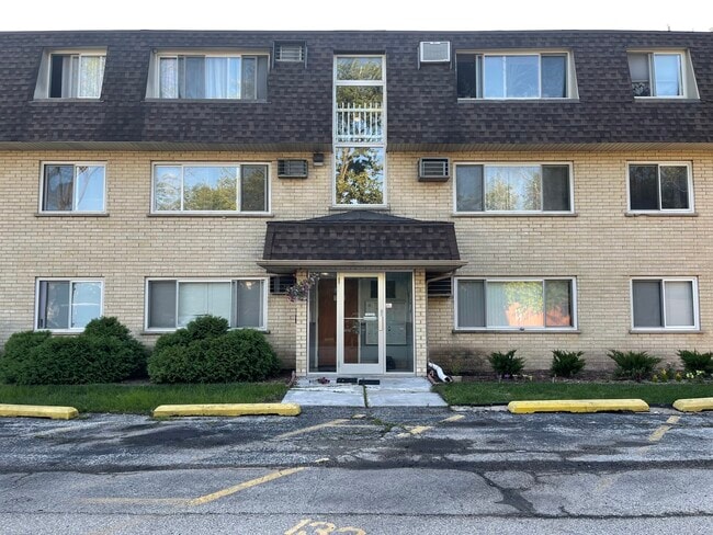 property at 8816 Briar Ct