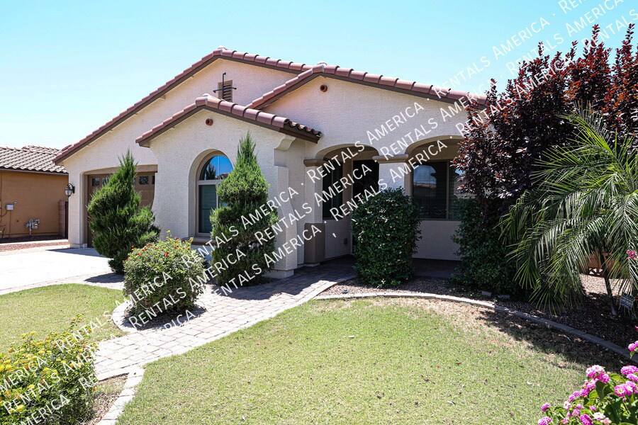 613 W San Carlos Way in Chandler, AZ - Building Photo