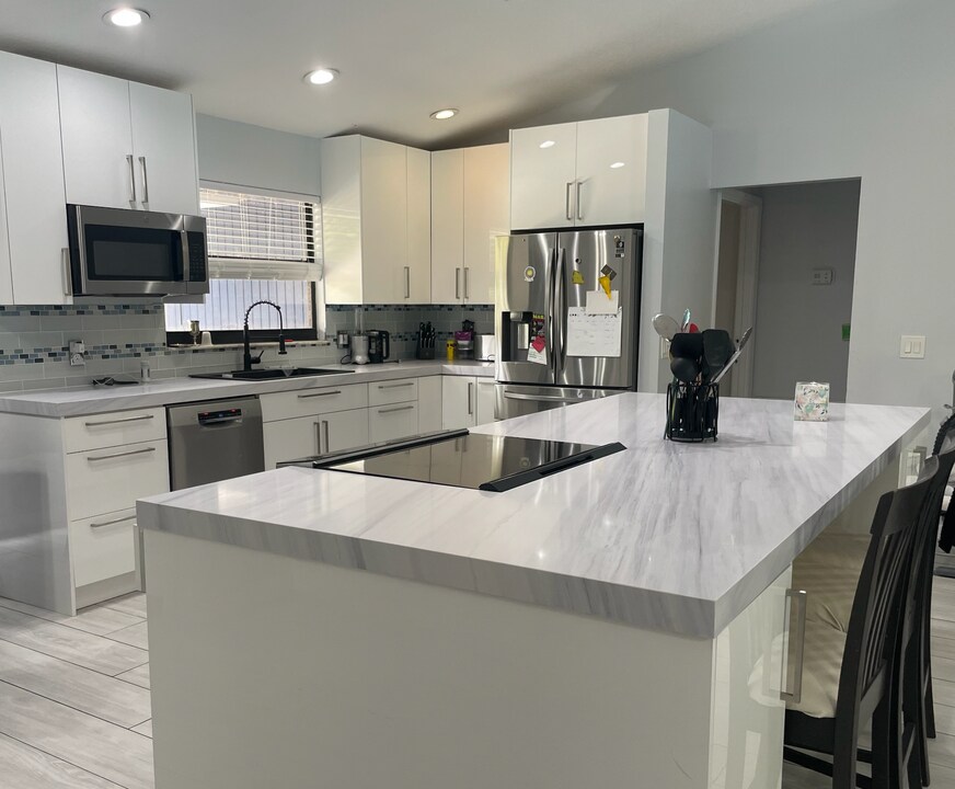 15684 86th Way N in West Palm Beach, FL - Building Photo