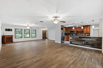 49 Nelsons Point in Keystone Heights, FL - Building Photo - Building Photo