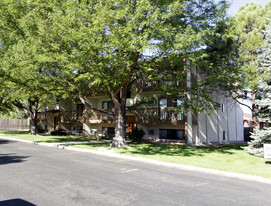 Oxford Pines in Pueblo, CO - Building Photo