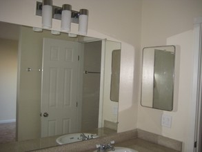 Vista Del Sol Apartments in Garden Grove, CA - Building Photo - Interior Photo