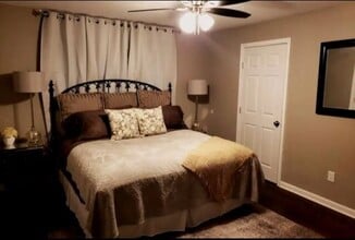 330 S Caldwood Dr in Beaumont, TX - Building Photo - Building Photo