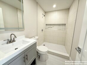 10 Cawfield St, Unit 1 in Boston, MA - Building Photo - Building Photo