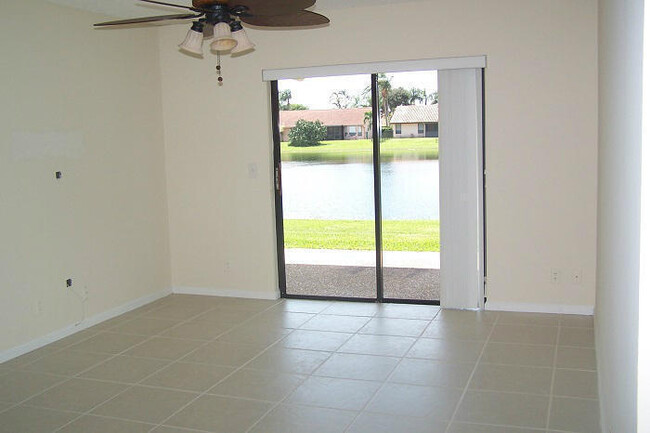 8740 Egret Isle Terrace in Wellington, FL - Foto de edificio - Building Photo