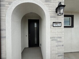 9513 Hannah Wy in Riverside, CA - Building Photo