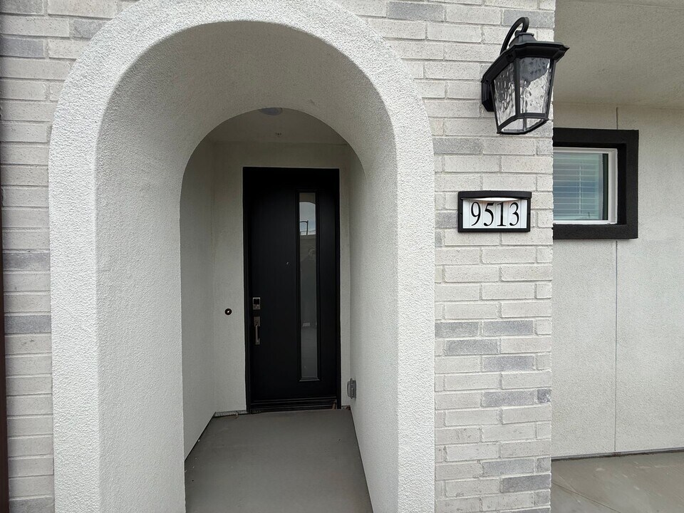 9513 Hannah Wy in Riverside, CA - Building Photo