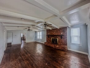 1912 20th St in Lubbock, TX - Foto de edificio - Building Photo