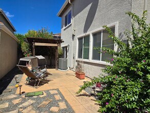 1018 Foley Ct in Vacaville, CA - Building Photo - Building Photo