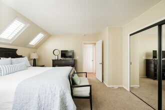 734 Jersey Ct in San Diego, CA - Foto de edificio - Building Photo