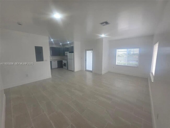 21210 SW 119th Ave in Miami, FL - Building Photo - Building Photo