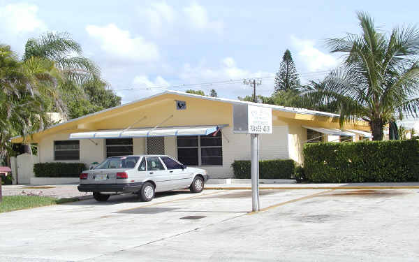 1973-1979 NE 4th St in Deerfield Beach, FL - Building Photo - Building Photo