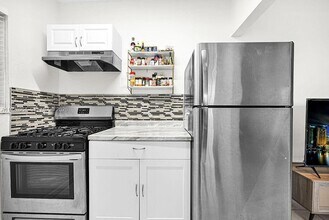 7625 Harding Ave, Unit 1 in Miami Beach, FL - Building Photo - Building Photo