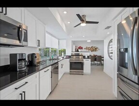 5040 NE 22nd Ave in Lighthouse Point, FL - Building Photo - Building Photo