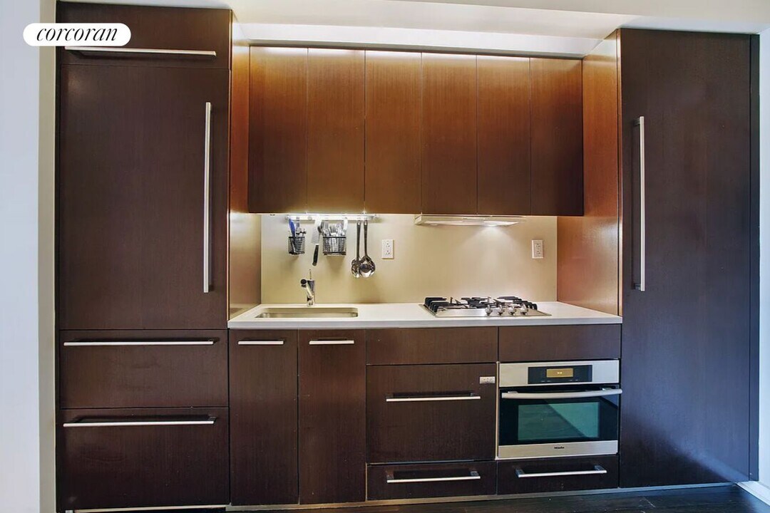 340 E 23rd St in New York, NY - Building Photo
