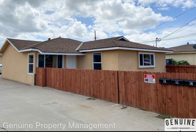 2180 Placentia Ave in Costa Mesa, CA - Building Photo - Building Photo