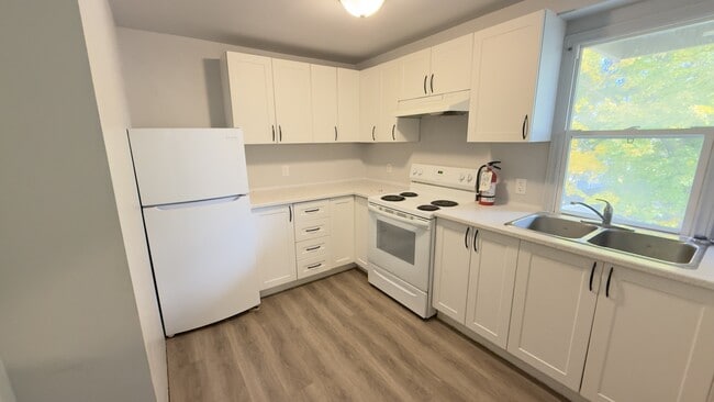 property at 2-4587 Mallette Crescent