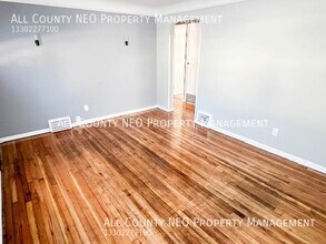 16918 Lotus Dr in Cleveland, OH - Building Photo - Building Photo