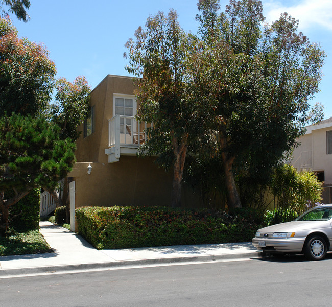 16952 Lynn St in Huntington Beach, CA - Building Photo - Building Photo