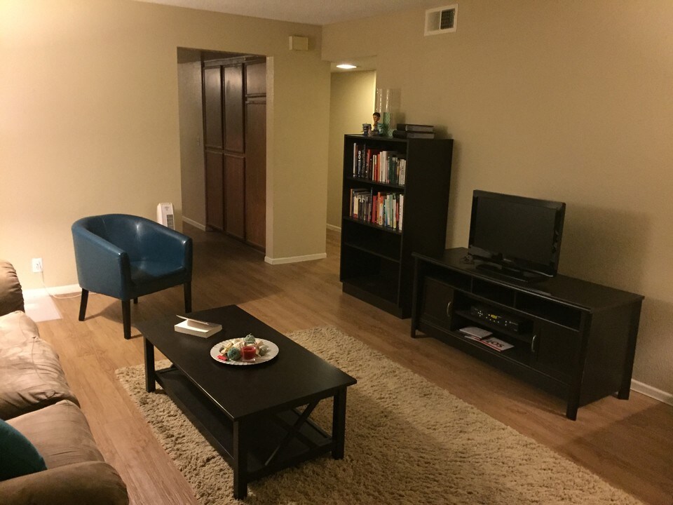 7623 Bay Dr in Huntington Beach, CA - Building Photo