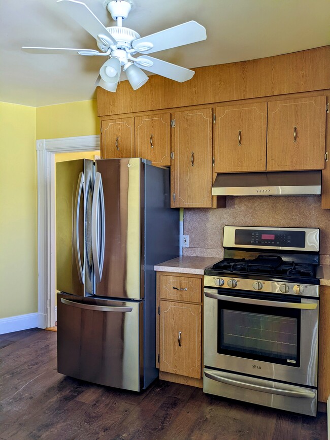 72 Clinton St, Unit 3 in Everett, MA - Foto de edificio - Building Photo