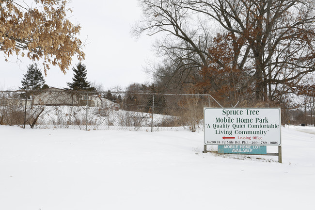 Spruce Tree Mobile Home Park in Marshall, MI - Building Photo - Building Photo