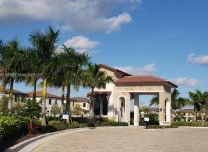 3310 W 114th Terrace in Hialeah, FL - Building Photo - Building Photo