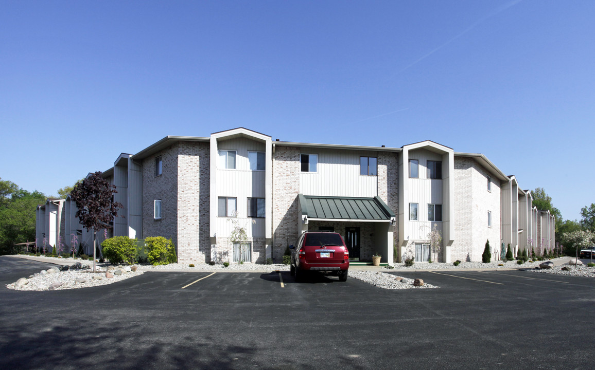 res condos in Maumee, OH - Building Photo