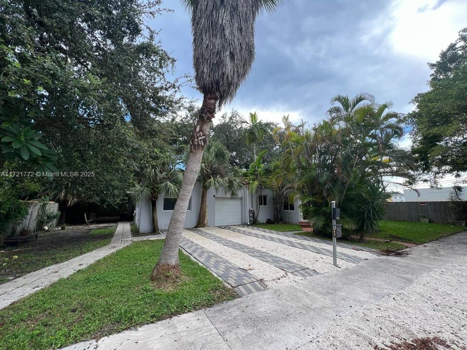 644 NE 82nd Terrace in Miami, FL - Building Photo